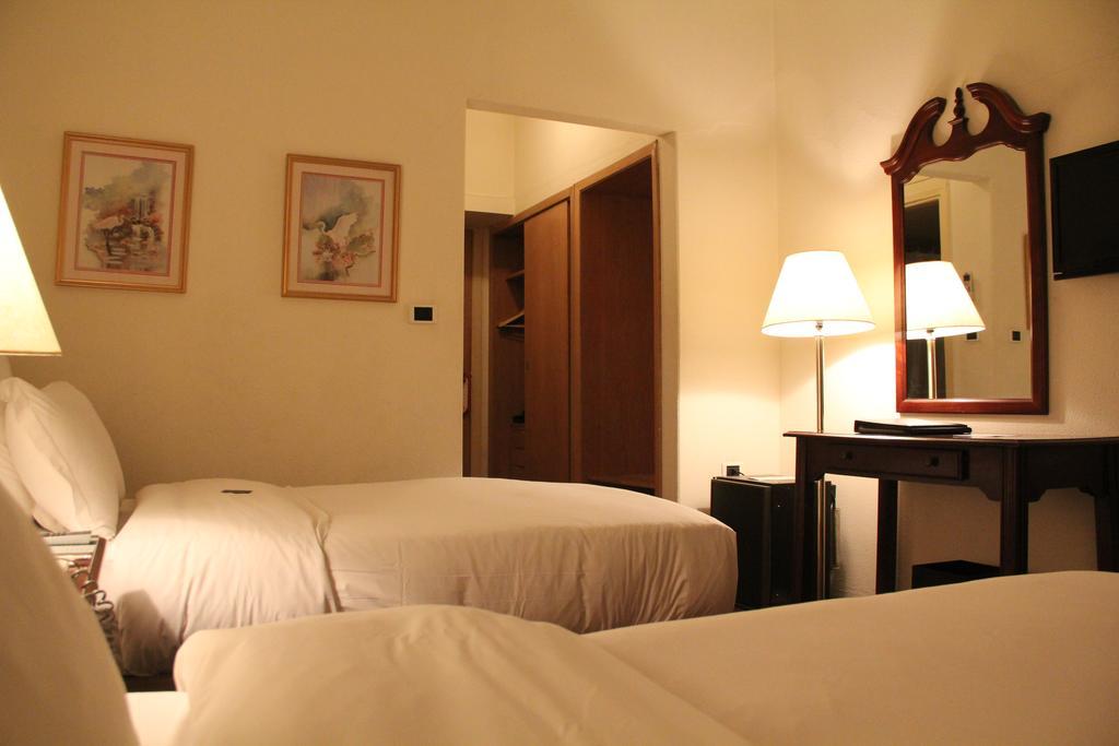 Napoleon Hotel Beirut Exterior foto