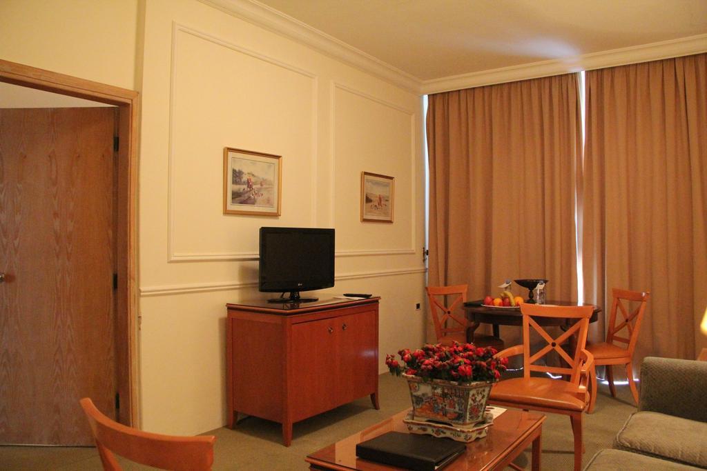 Napoleon Hotel Beirut Exterior foto