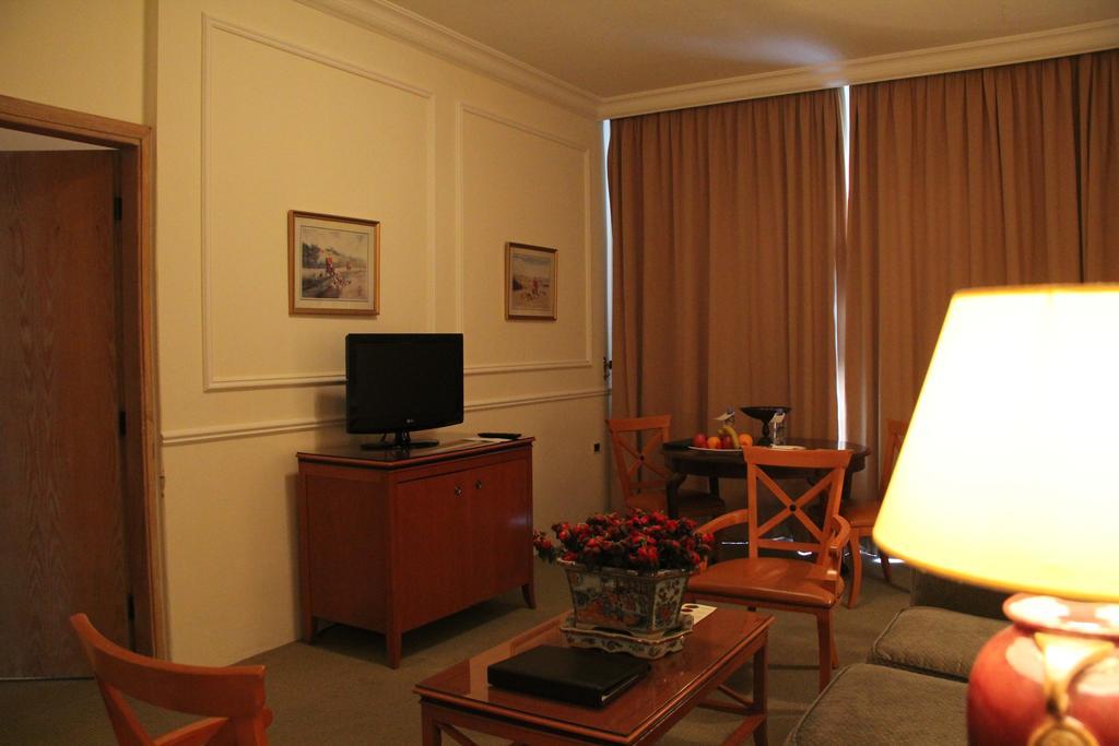 Napoleon Hotel Beirut Exterior foto